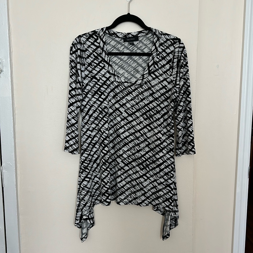 Karen Kane Printed Black and White Blouse